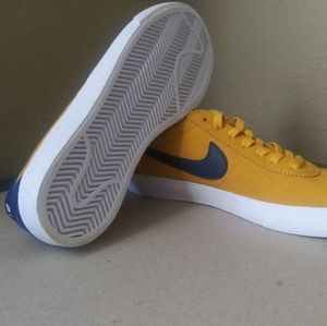 Nike SB Bruin Low